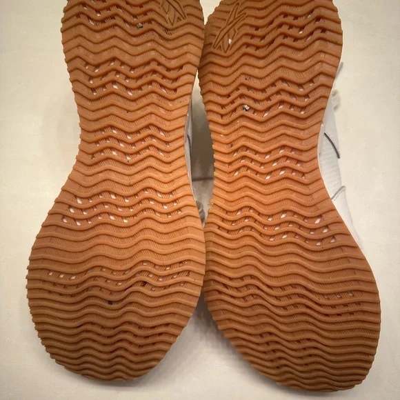 Reebok White Sneakers with Gum Sole - Picture 5 of 6